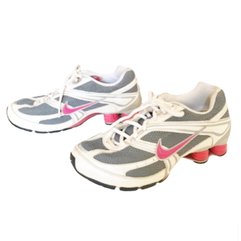 • Nike Reveal 3 Running Athlete Shoes •